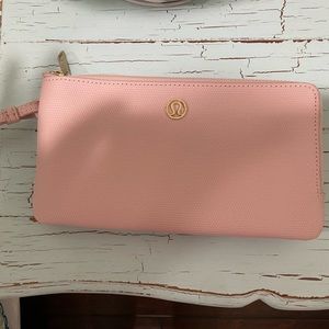 Lululemon clutch